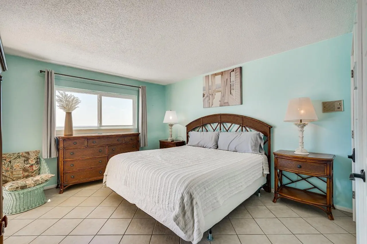 Apartment Panama City Beach Condo With Community Pool, Hot Tub