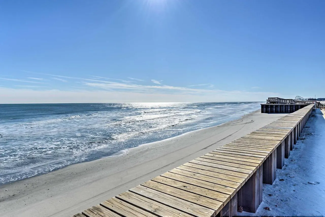 Apartment Panama City Beach Condo With Community Pool, Hot Tub United States