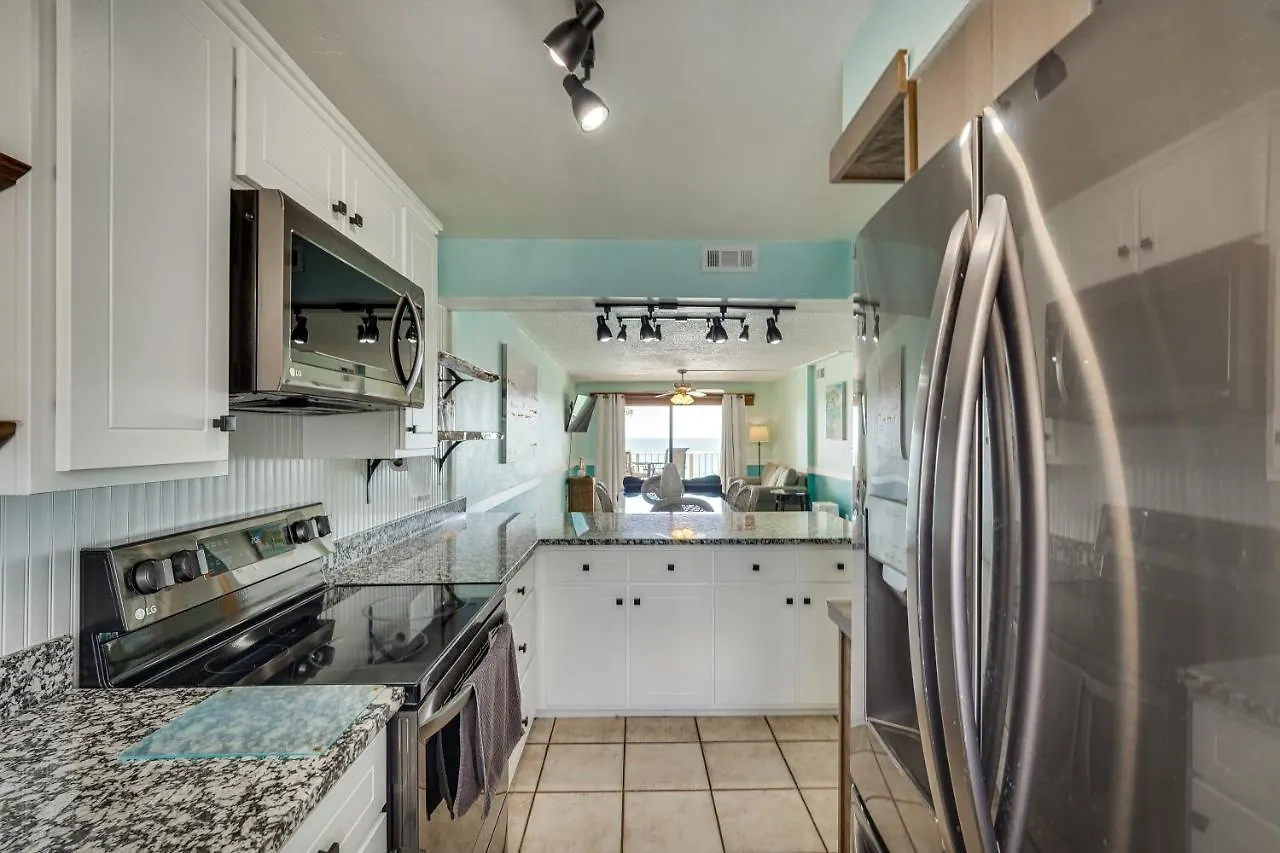Apartment Panama City Beach Condo With Community Pool, Hot Tub